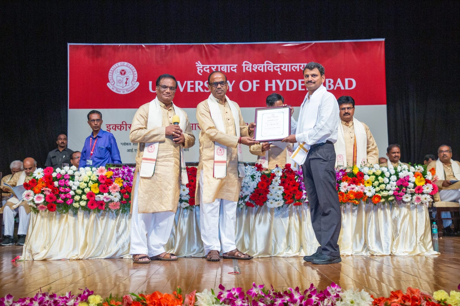 A. Bindu Madhava Reddy receiving the Chancellor’s Award