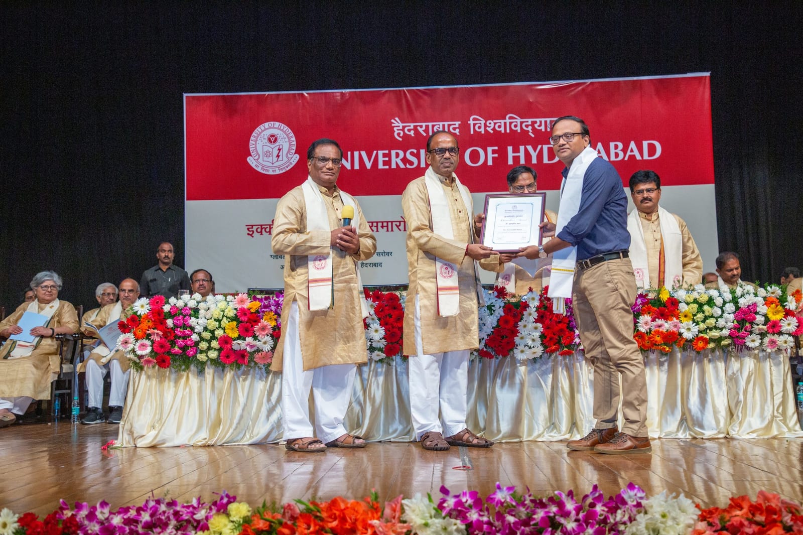 Nooruddin Khan receiving the Chancellor’s Award