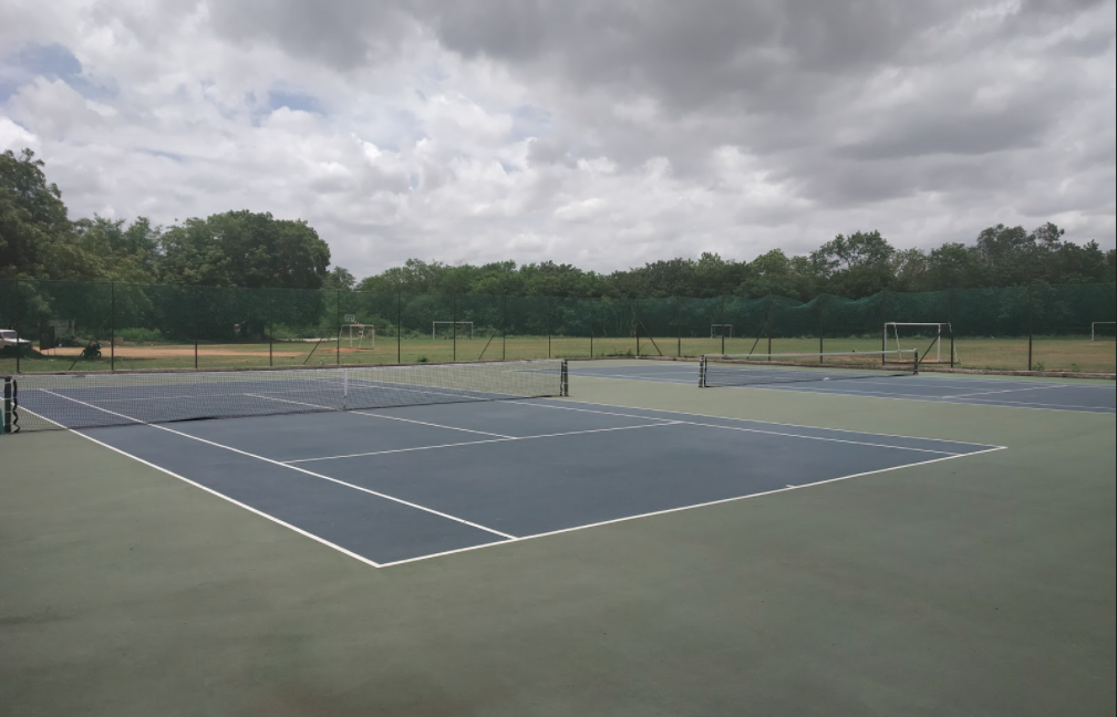 Synthetic tennis courts